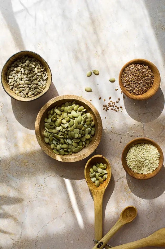 SOPK & Seed Cycling : ce que disent les études (et comment le faire simplement)